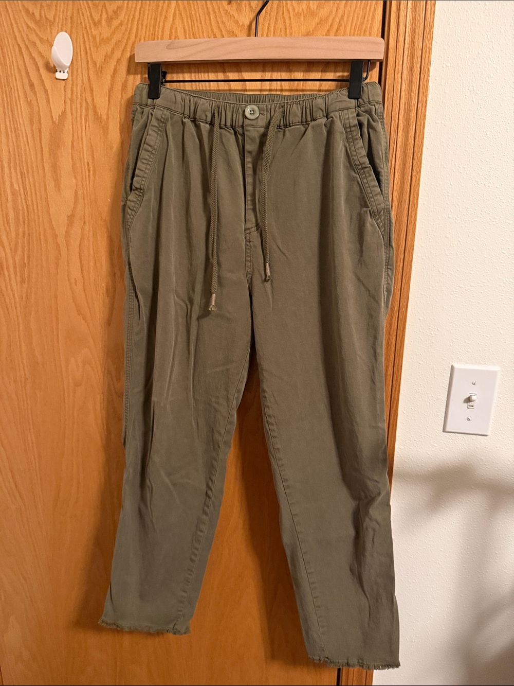 (Runs big IMO)Thread & Supply Olive Drawstring Cropped Chinos